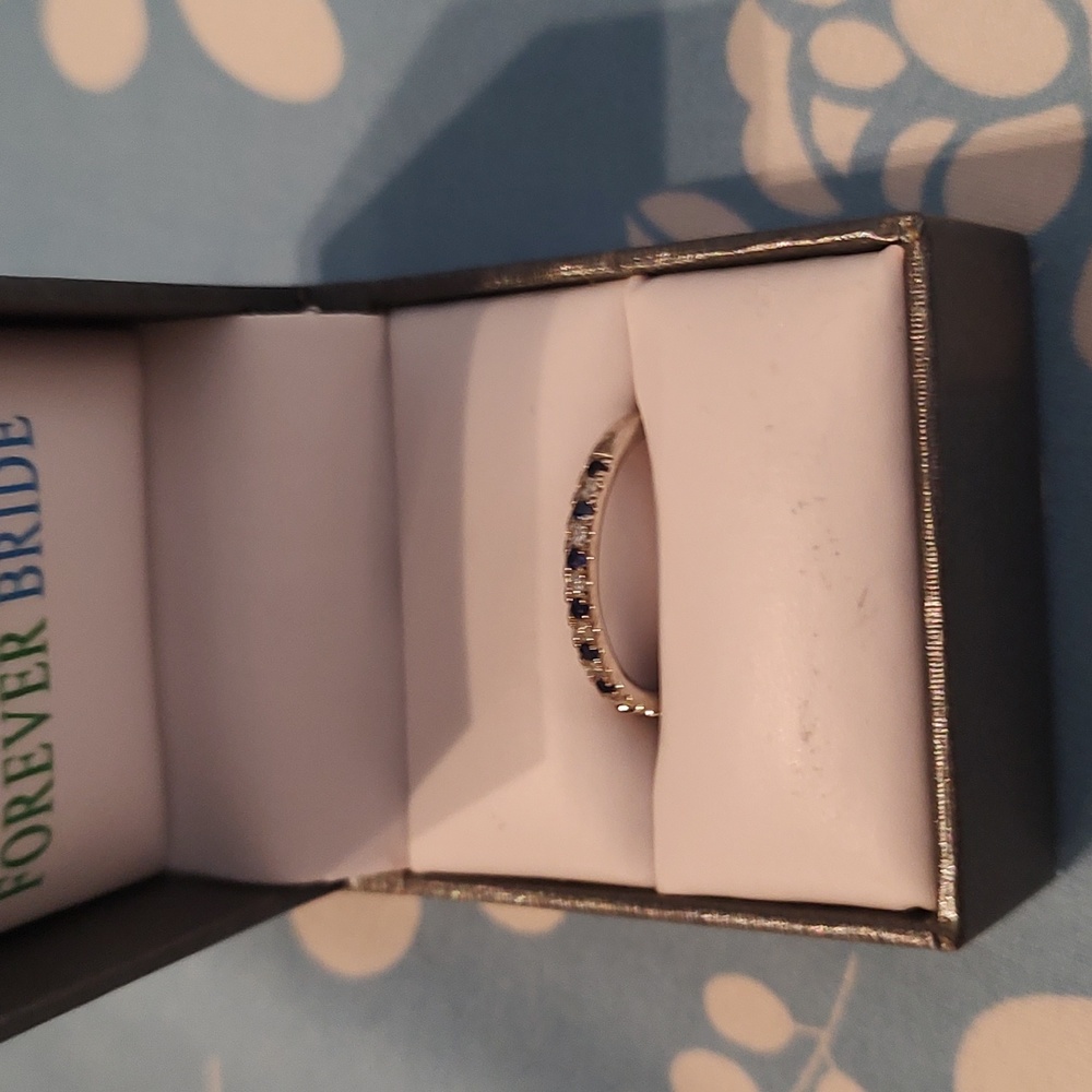 Women's White Gold Sapphire Ring  Size 7
